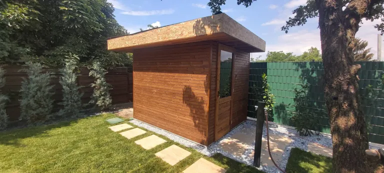 Elysium Terra 250x200 kerti szauna a kertben